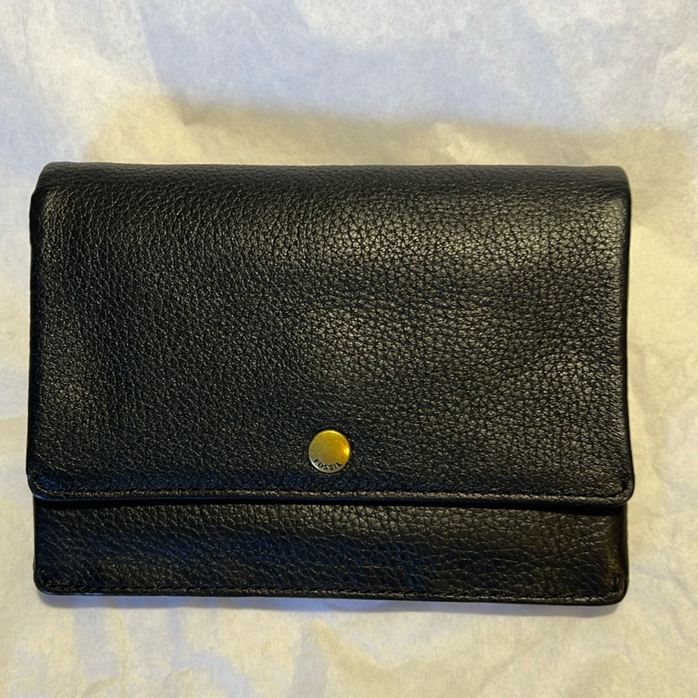 NWOT FOSSIL black cowhide leather wallet